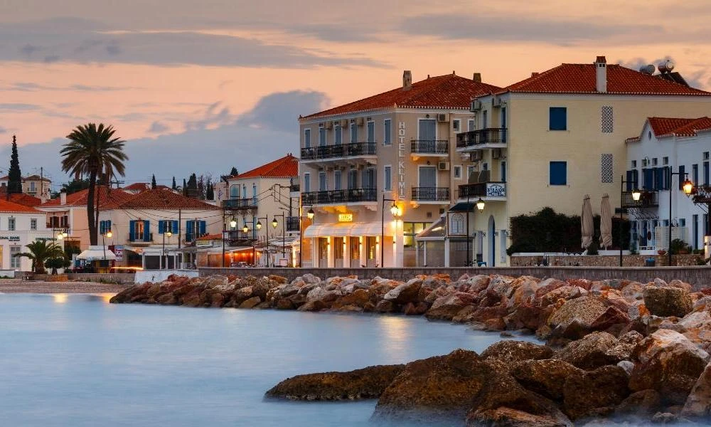 Σε πνιγμό και όχι σε εγκληματική ενέργεια αποδίδεται τελικά ο θάνατος του 44χρονου ιστιοπλόου στις Σπέτσες